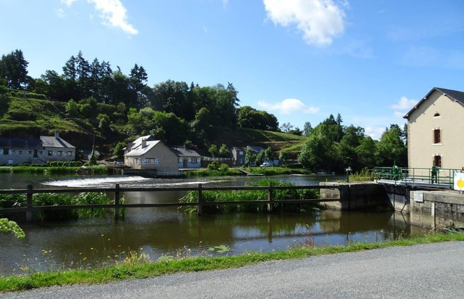 LE GÎTE DU MOULIN 19 - La Roche-Neuville