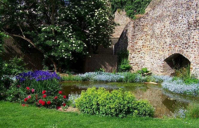 JARDIN MÉDIÉVAL DE LA SOURCE 8 - Château-Gontier-sur-Mayenne